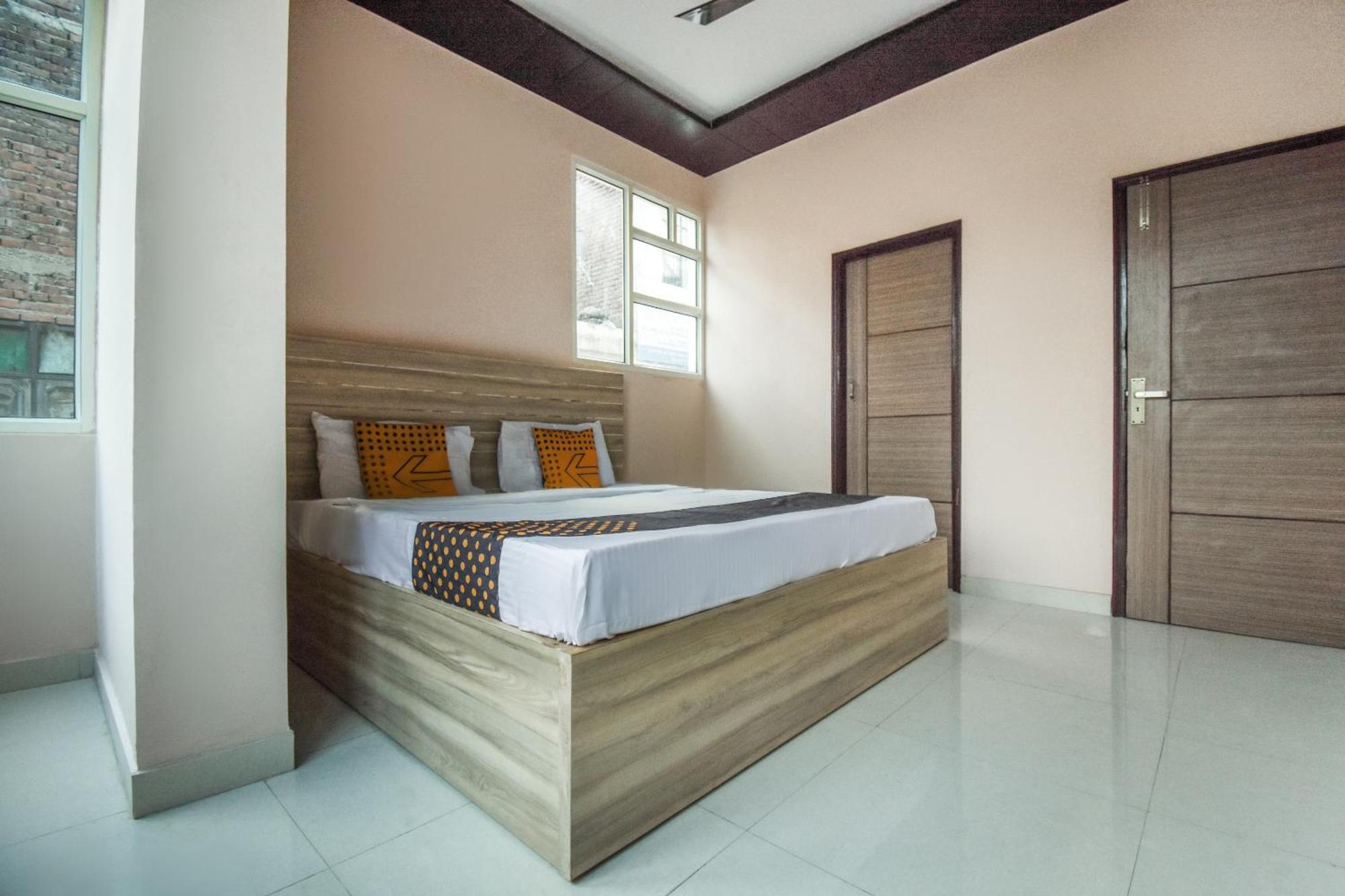 Hotel O Hi Tech Panchkula Zewnętrze zdjęcie